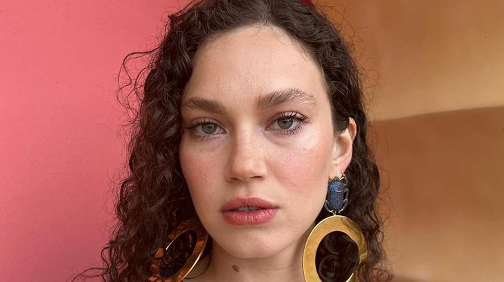 Melisa Şenolsun’dan bikinili poz! ‘Ortaya karışık’