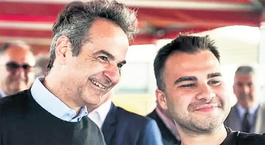 Türk turistleri Miçotakis karşıladı