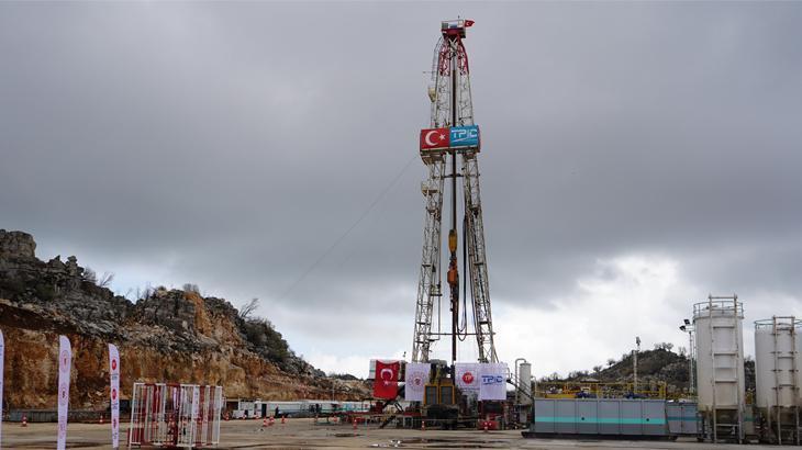 Bakan Bayraktar açıkladı! Gabar’da bir kuyuda daha çalışmalara başlandı