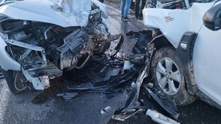 Diyarbakır'da feci kaza! Kafa kafaya çarpıştılar! 9 yaralı