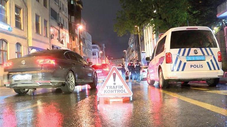 Kadıköy'de polis ekipleri 'huzur' denetimi gerçekleştirildi