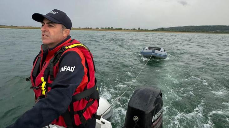 Zamanla yarış! Sapanca Gölü’nde botla mahsur kalan 2 kişi kurtarıldı