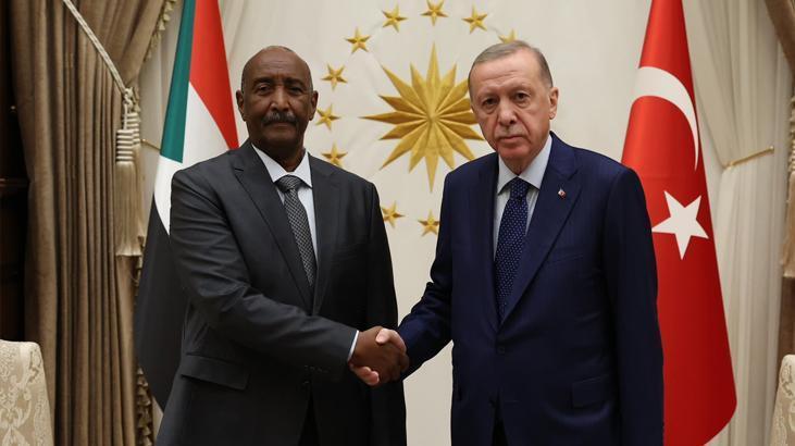 Cumhurbaşkanı Erdoğan, El Burhan ile Külliye’de görüştü