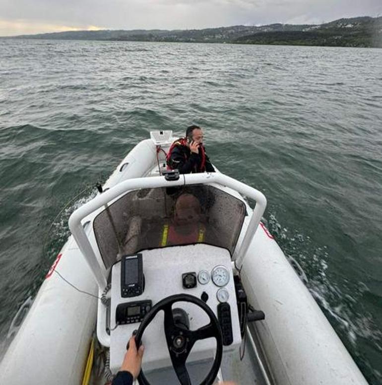 Zamanla yarış! Sapanca Gölü'nde botla mahsur kalan 2 kişi kurtarıldı