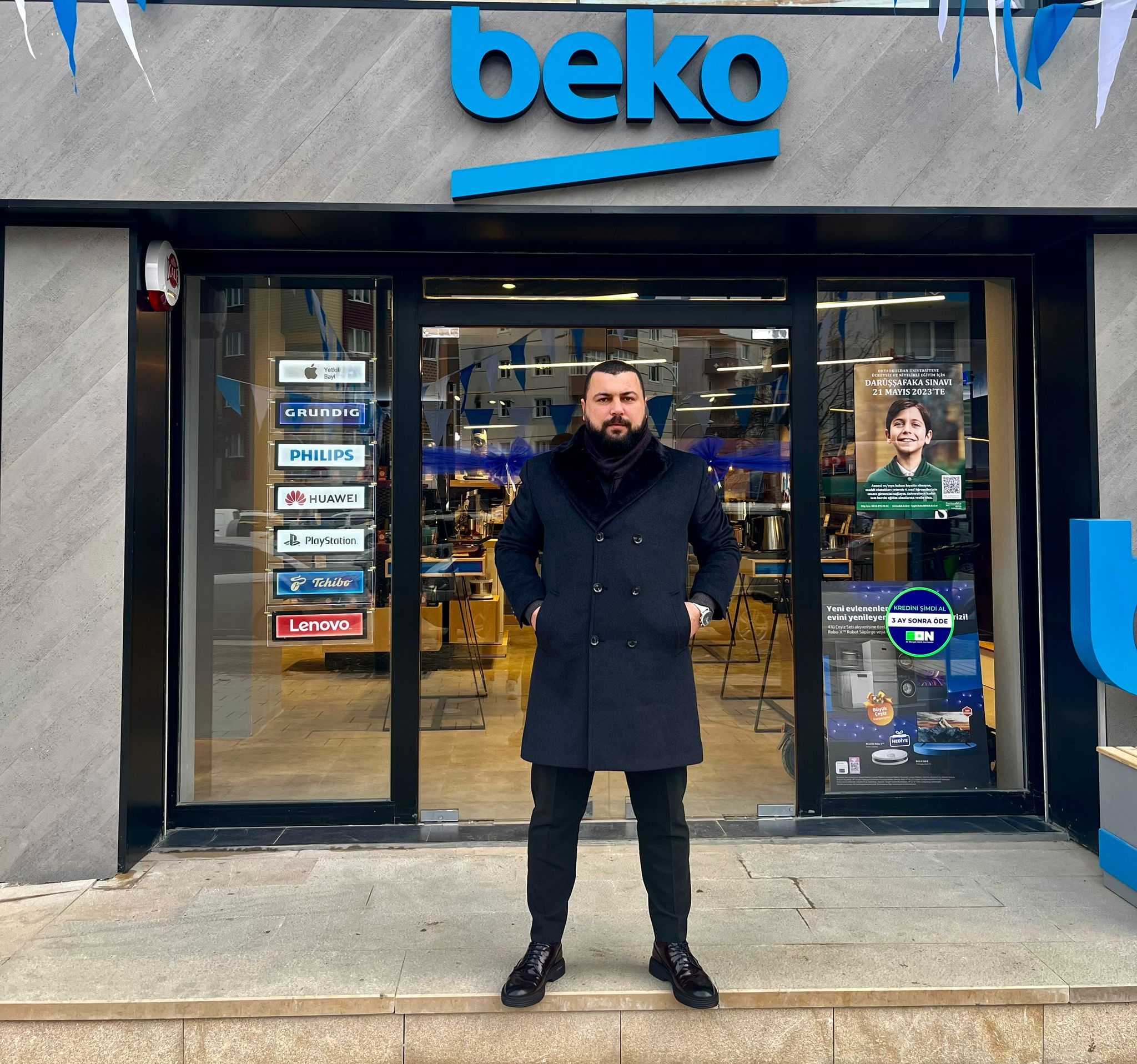 Oğuz Emre Beydoğan, Genç Siyasetçi ve İş Adamı Olarak Yükseliyor