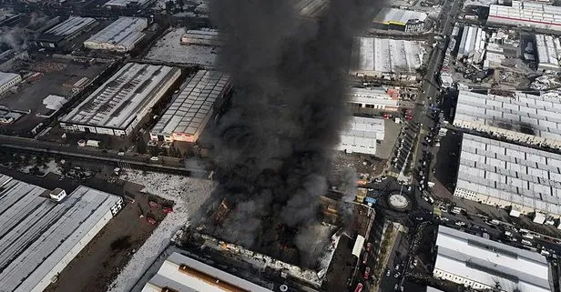 Mobilya Fabrikasında Büyük Yangın: Kayseri’de İki Kişi İçeride!