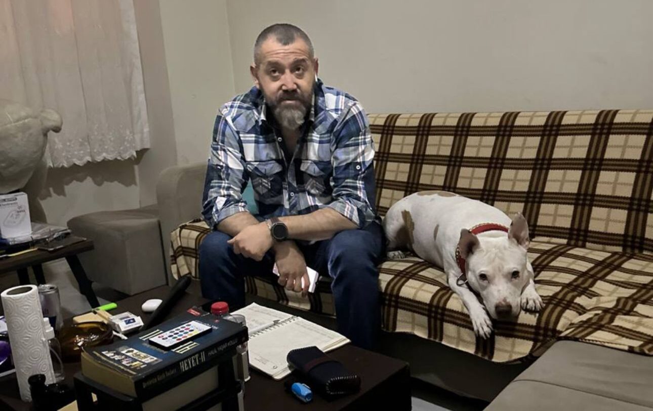  Aytaç Gürel: Düşünce ve Eylemin Birleştiği Nokta  “Düştüğün Yer Seni Tanımlamaz”