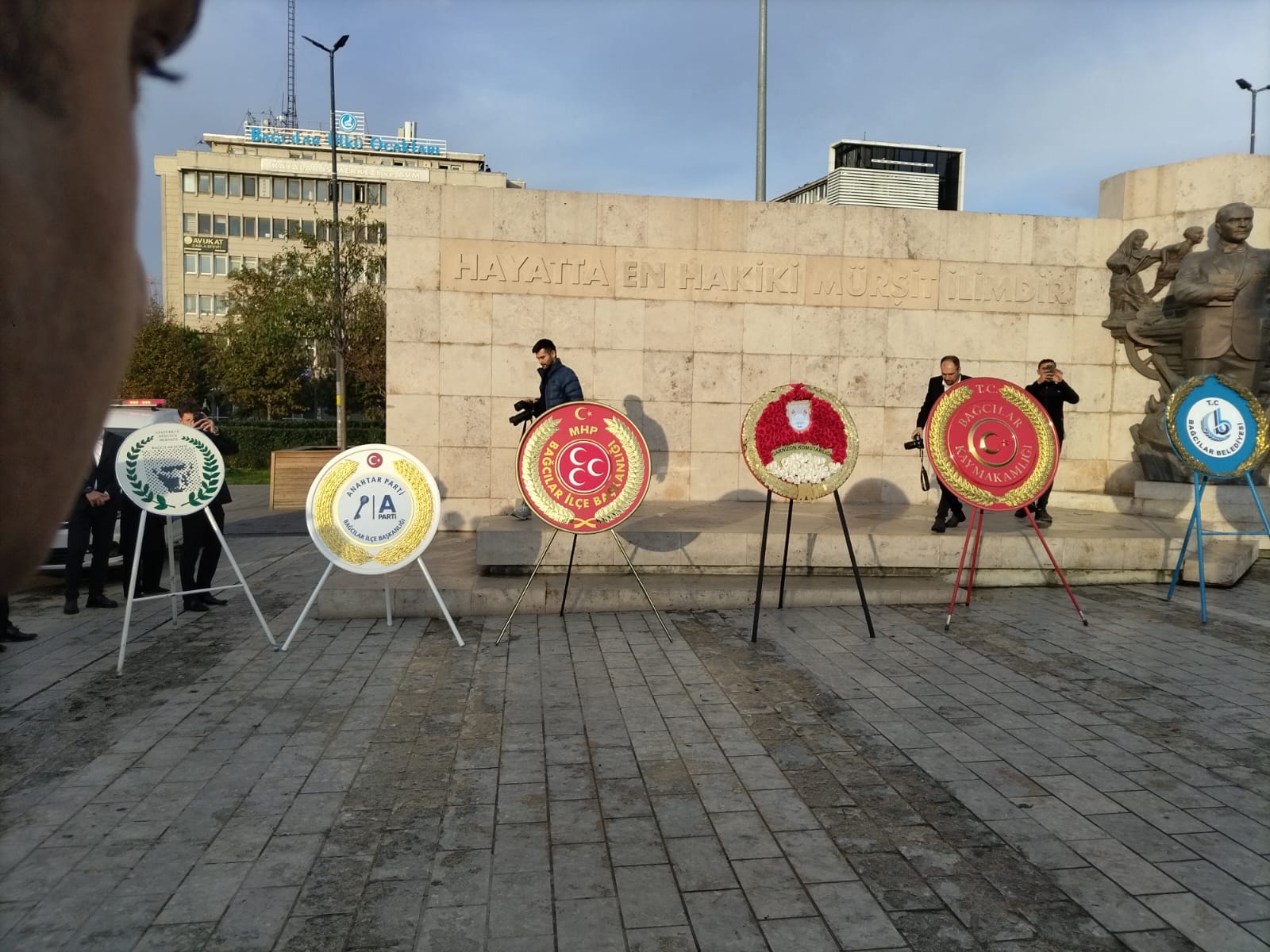 Anahtar Partisi Bağcılar İlçe Başkanlığı, 10 Kasım Atatürk’ü Anma Törenine Yoğun Katılım Gösterdi