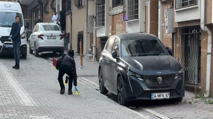 Motosikletli Saldırgan Dehşet Saçtı: Kurşunlar Yoldan Geçenleri Vurdu