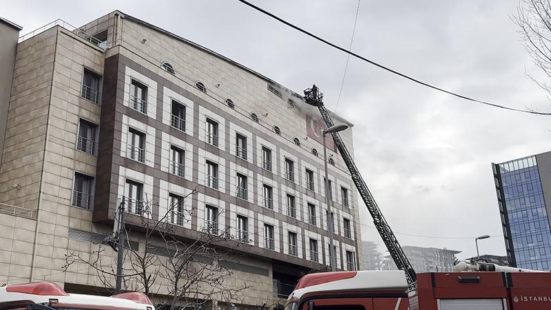 Merter Polisevi Çatısında Yangın