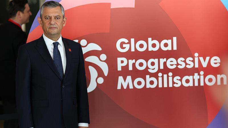 ÖZGÜR ÖZEL: “DÜNYA GENELİNDE DEMOKRASİ İÇİN ORTAK SEFERBERLİK GEREKLİ”