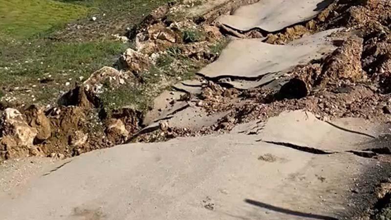 İsaören–Dipsizgöl yolunda heyelan: Bölge ulaşıma kapandı