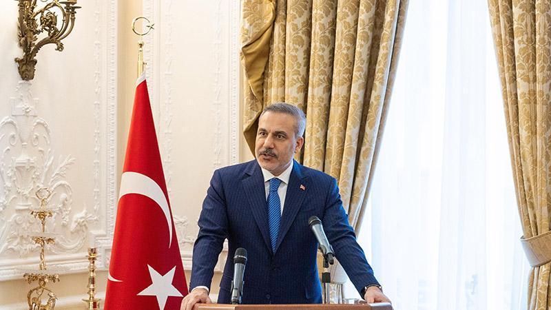 Fidan Londra’da İş Dünyasıyla Bir Araya Geldi, Chatham House’ta Konuştu