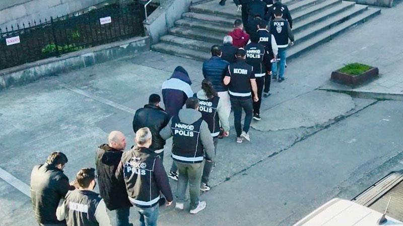 “HAYALET” GİRİŞ-ÇIKIŞ OYUNU BOZULDU: LÜKS ARAÇ ŞEBEKESİNE KELEPÇE!