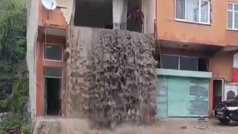 Evinin İçinden Sel Geçti: Korgan’da Dehşet Anları!