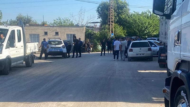 KOZAN’DA KURBAN PAZARINDA KANLI HESAPLAŞMA! 1 ÖLÜ, 2 YARALI