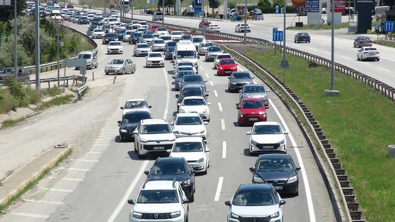 Ankara-Kırıkkale Yolunda Yoğunluk: Trafik Yer Yer Durdu