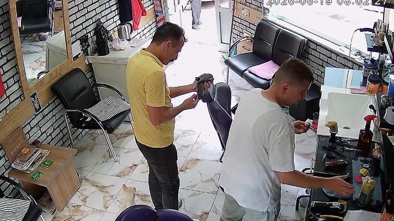 Elektrik Tellerine Takılan Güvercin İtfaiye Tarafından Kurtarıldı