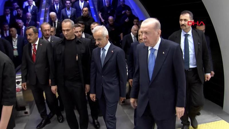 Erdoğan Sürücüsüz Metroyla Yolculuk Yaptı: Kayaşehir’de Tören Alanına Geçti