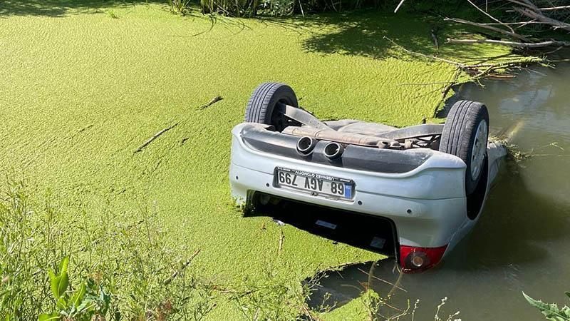 Aksaray’da Gece Saatlerinde Feci Kaza: Drenaj Kuyusuna Uçan Otomobilde İki Kişi Hayatını Kaybetti