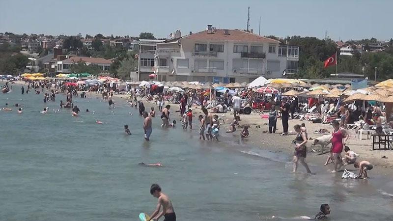 Silivri’de Sıcak Hava Plajları Doldurdu: Vatandaşlar Denize Akın Etti