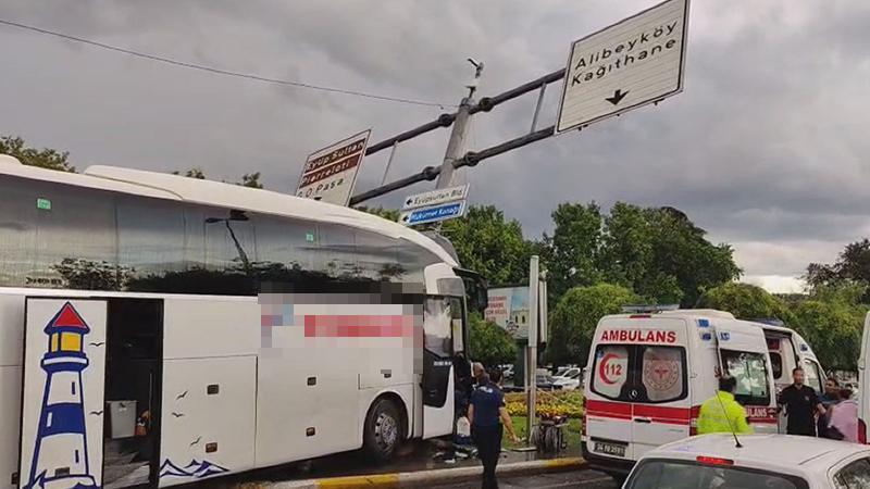 Eyüpsultan’da Yolcu Otobüsü Kazası: 30 Yaralı, Şoför ve Muavin Araçta Sıkıştı