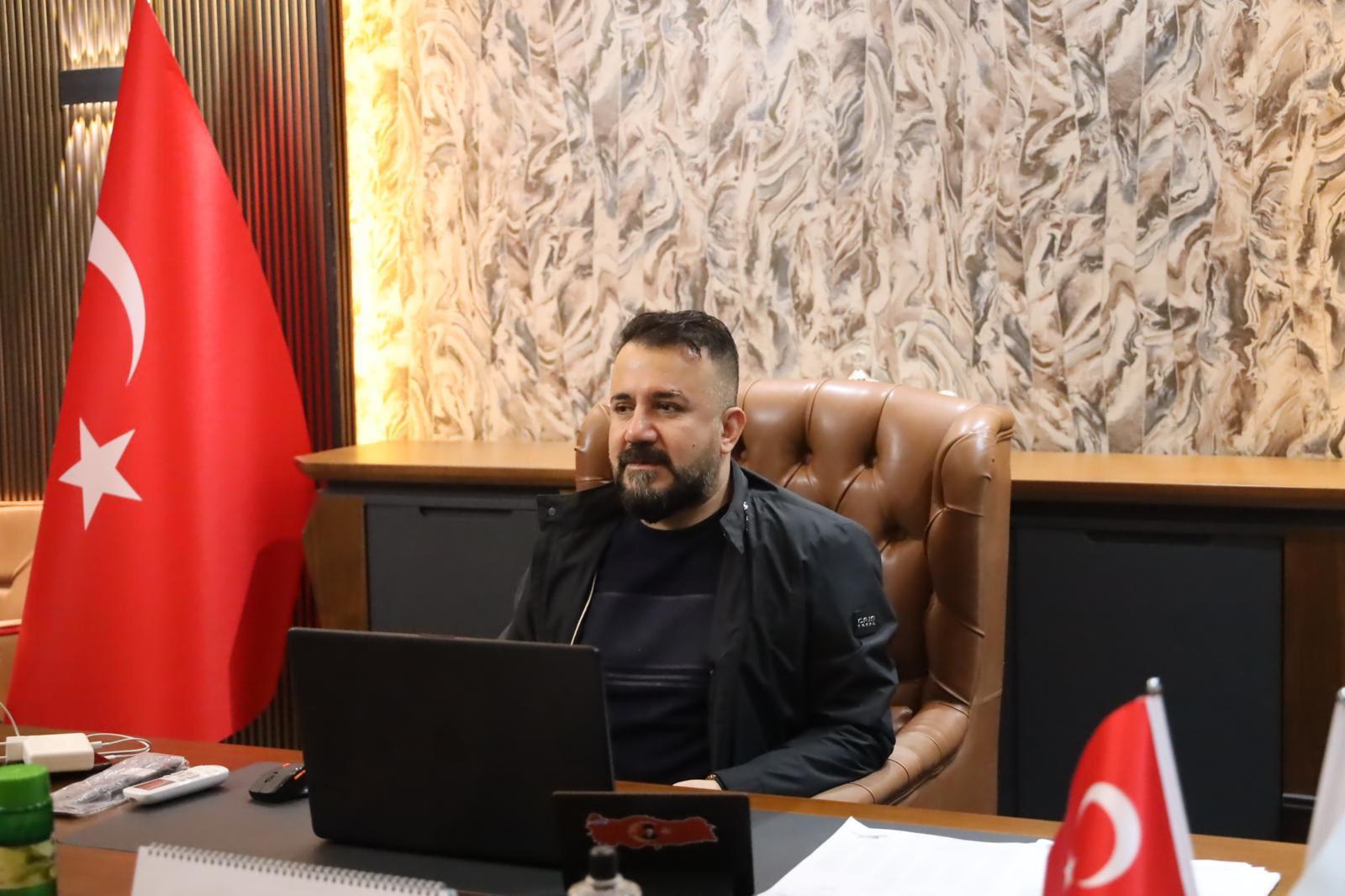 Aziz Savaş’tan Şanlıurfa İl Sağlık Müdürü Doç. Dr. Erhan Berk’e Övgü: “Başarılı Çalışmalarıyla Şehrimize Değer Katıyor”