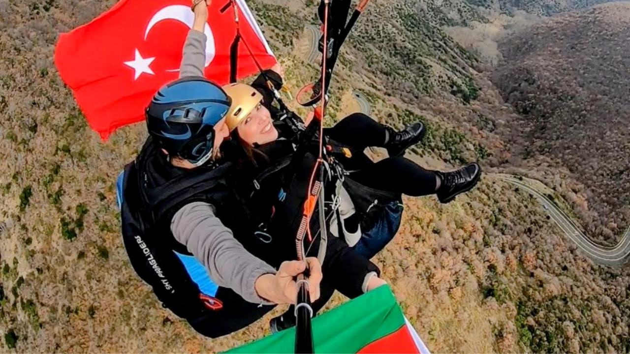 Marmara’nın Üzerinde Adrenalin: Uçmakdere’de Yamaç Paraşütü Sezonu Hareketleniyor