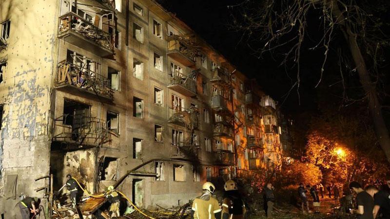 Kiev’de füze saldırısı: Sağlık merkezi ve ambulanslar ağır hasar gördü