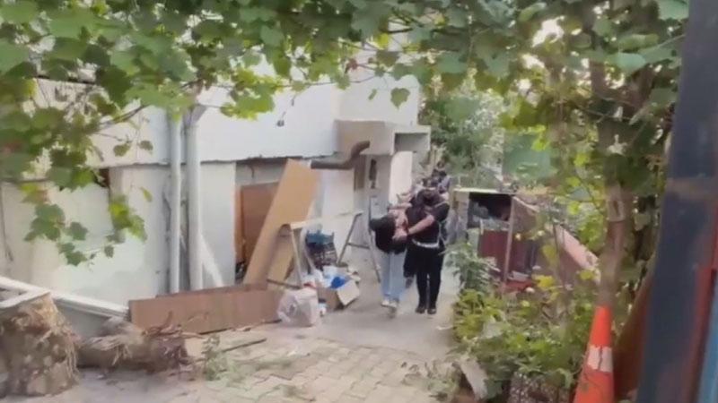 Kennedy Caddesi’nde restorana silahlı saldırı: 8 şüpheli yakalandı