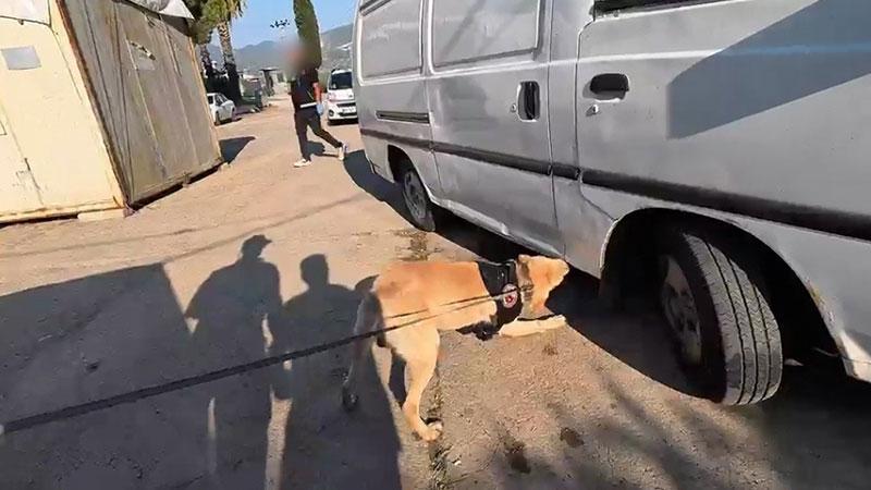 Milas’ta Uyuşturucu Taşıyan Kamyonet Durduruldu: 2 Kilo Kokain Ele Geçirildi