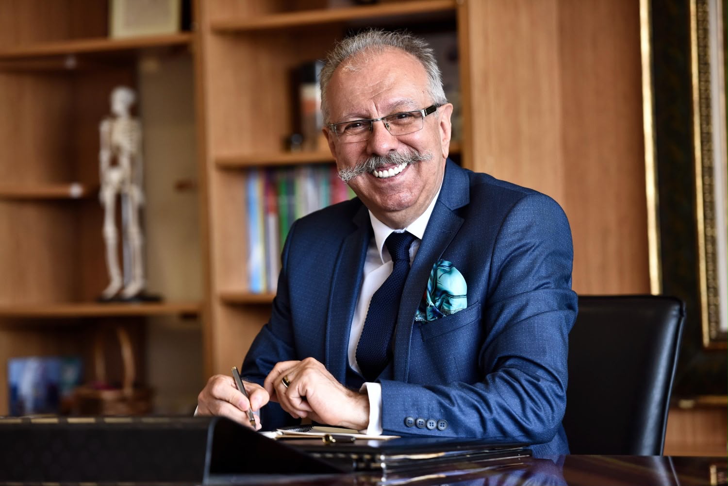 Bireyden Topluma, Selamdan Sofraya: Yaşamın Her Alanına Dokunan Zarafet Rehberi