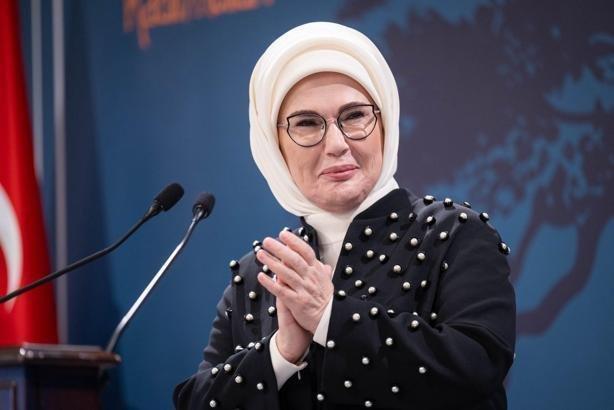 Emine Erdoğan: Başarılarınız daim, yolunuz açık olsun