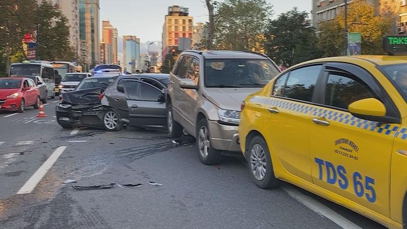 Beşiktaş’ta 5 aracın karıştığı zincirleme kaza: 2 yaralı