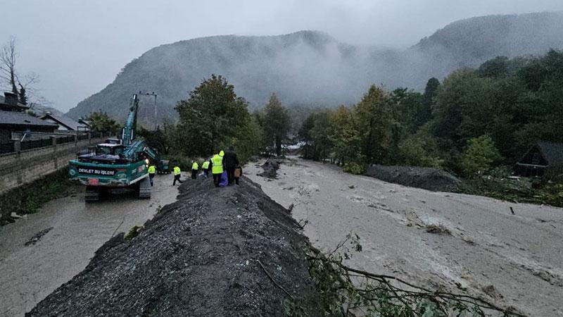 Sapanca’da Sel Felaketi: 2 Köprü Yıkıldı, 36 Ev ve İşletme Zarar Gördü