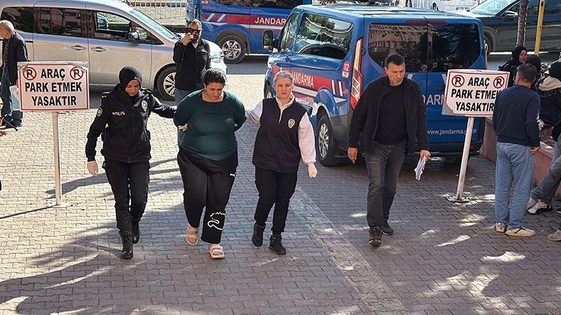 Erkek arkadaşını iki ekmek bıçağıyla yaralayan kadın tutuklandı