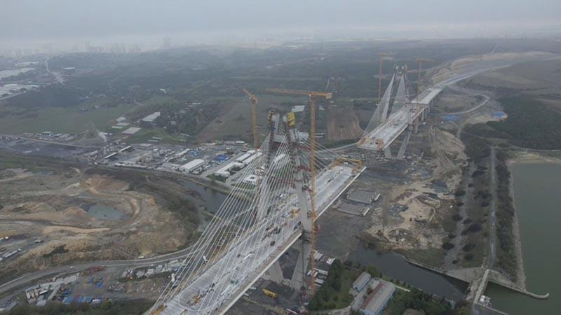 İstanbul’un Ulaşım Ağına Yeni Bağlantı: Sazlıdere Köprüsü’nde Çalışmalar Sürüyor